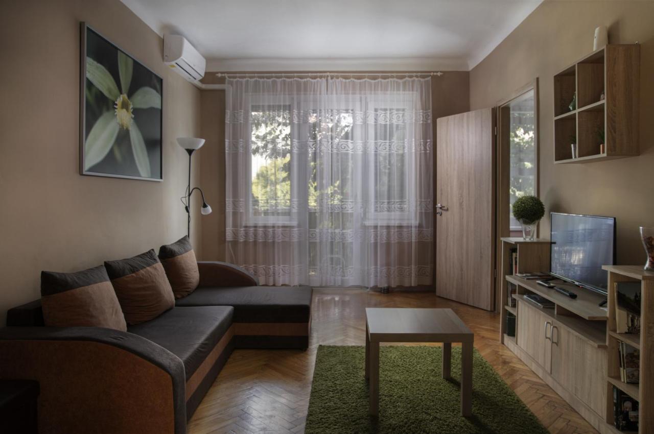 Koroesi Apartman Печ Экстерьер фото
