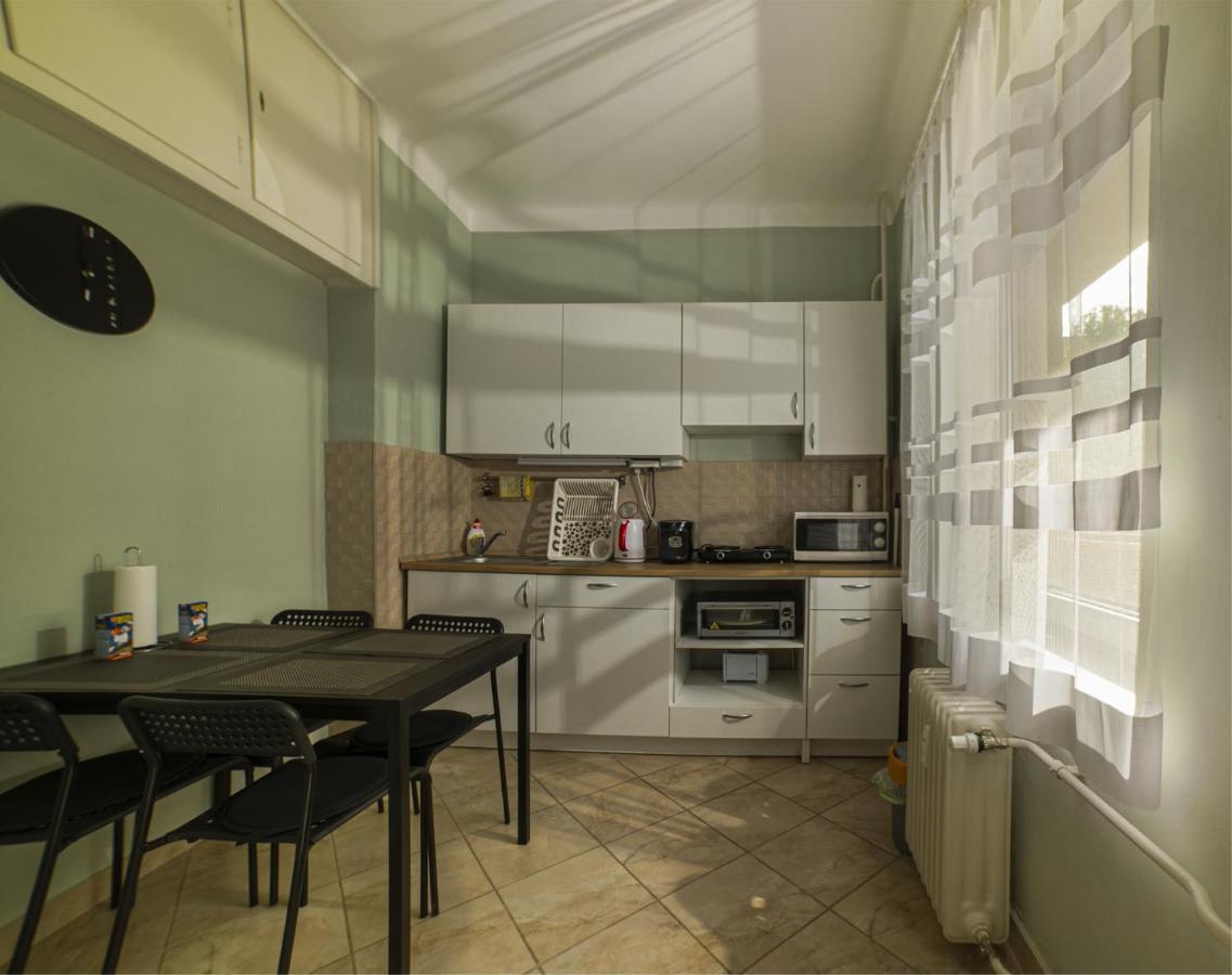 Koroesi Apartman Печ Экстерьер фото